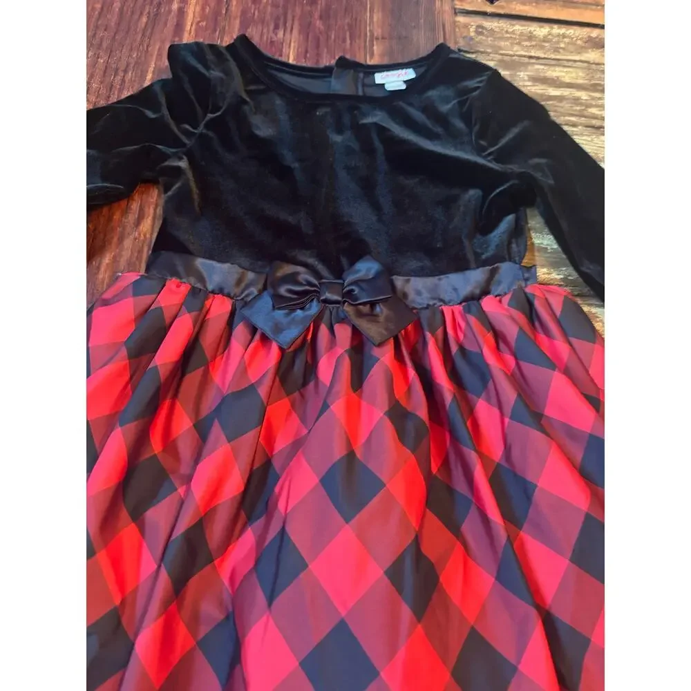Cat & Jack Girl's Black & Red Velvet Plaid Dress Buffalo Check Size M (7/8)